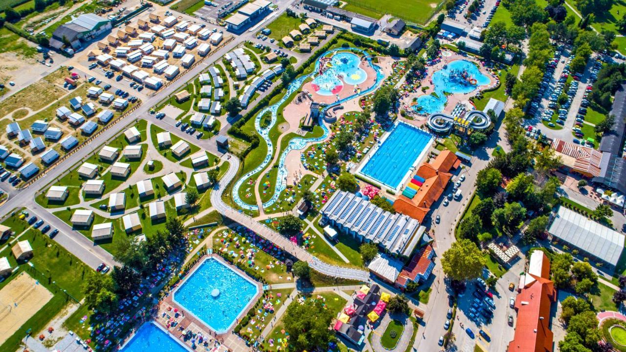Terme Village - Mobile Homes チャテジ・オプ・サヴィ エクステリア 写真